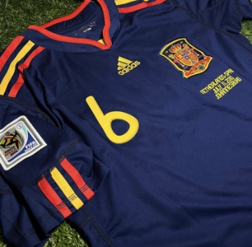 Picture of Spain 10/11 Away Iniesta
