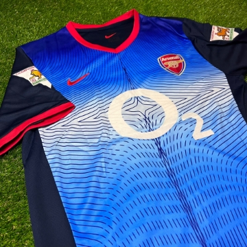 Picture of Arsenal 02/04 Away Henry