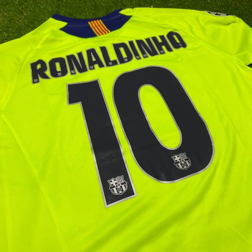 Picture of Barcelona 2006 Away Ronaldinho Long-sleeve