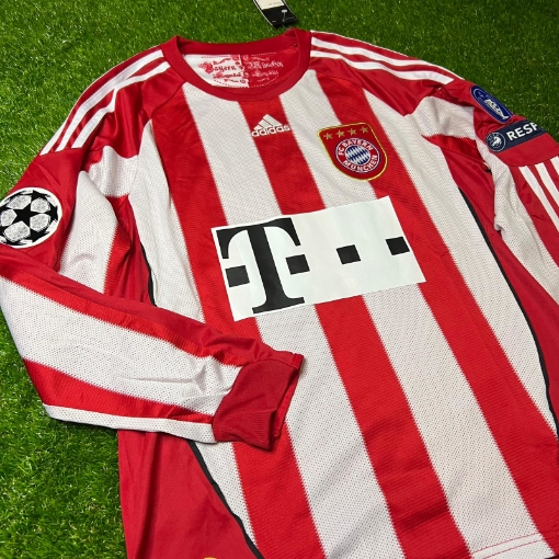 Picture of Bayern Munich 10/11 Home Robben Long-Sleeve