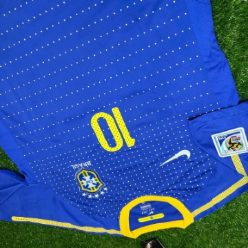 Picture of Brazil 2010 Away Kaka 