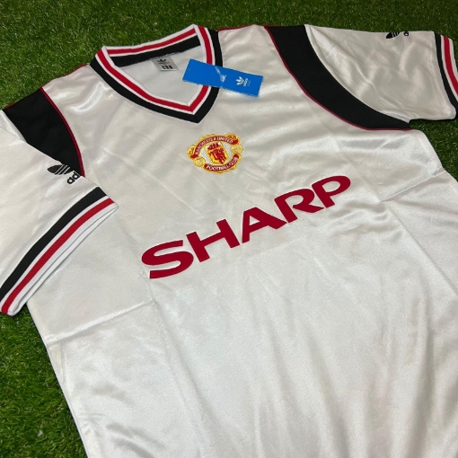 Picture of Manchester United 84/86 Away 