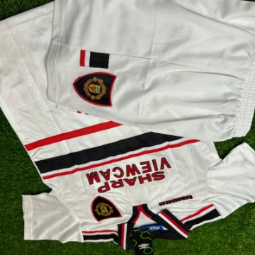 Picture of Manchester United 97/98 Away Beckham Kids 