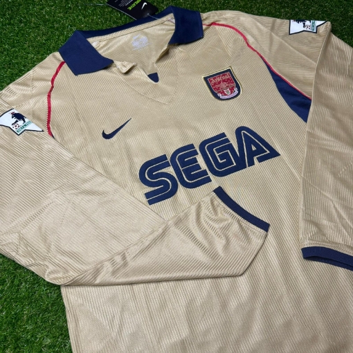 Picture of Arsenal 01/02 Away Henry Long - Sleeve