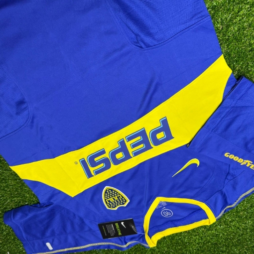 Picture of Boca Juniors 03/04 Home Tevez