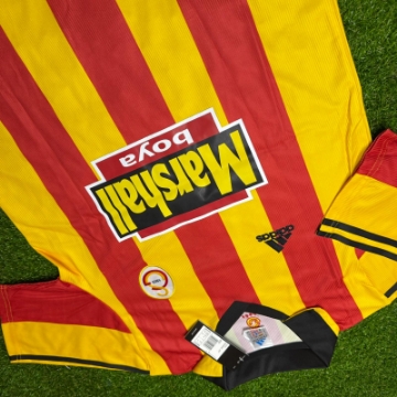 Picture of Galatasaray 99/00 Home Hagi